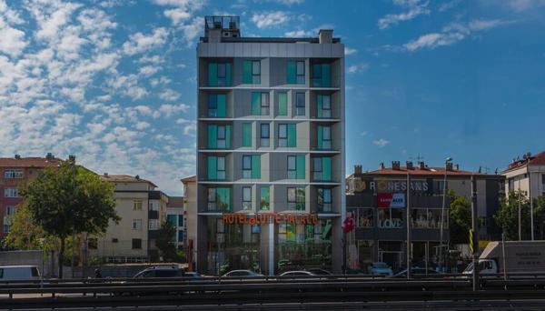 Land Park Hotel