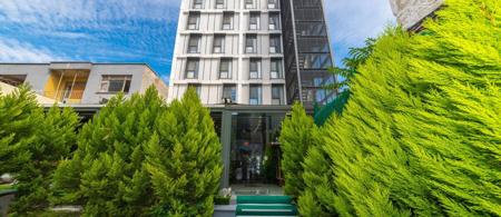 Land Park Hotel