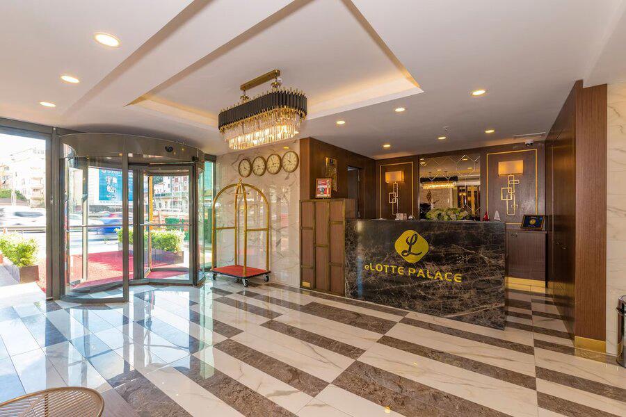 Land Park Hotel