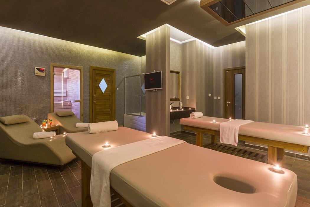 Lonicera World Hotel