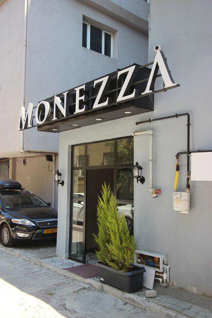 Monezza Hotel
