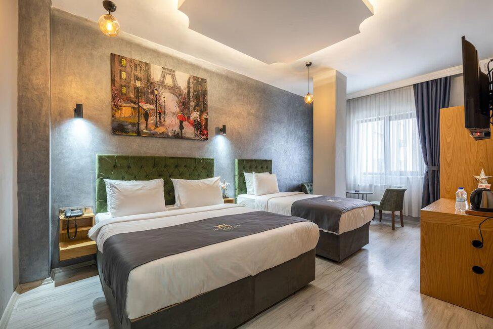 Monezza Hotel
