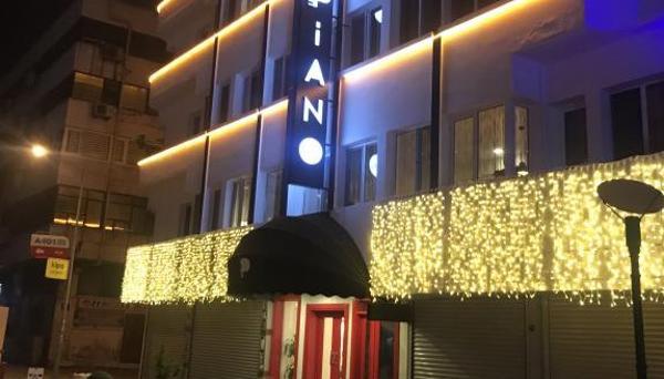 Piano Hotel