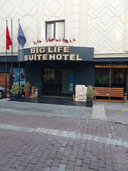 Big Life Suit Hotel