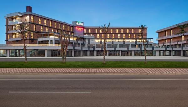 Ramada Plaza By Wyndham Batman