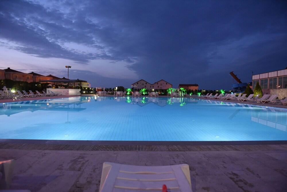 Carpediem Diamond Hotel