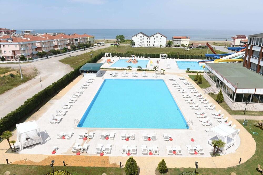 Carpediem Diamond Hotel
