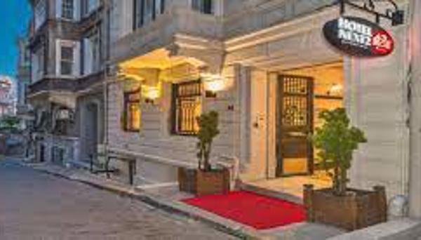 Next2 Hotel