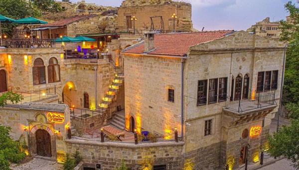 Pietra Cave Suites