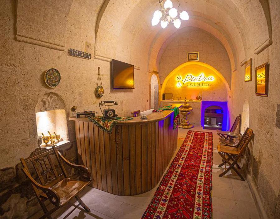 Pietra Cave Suites