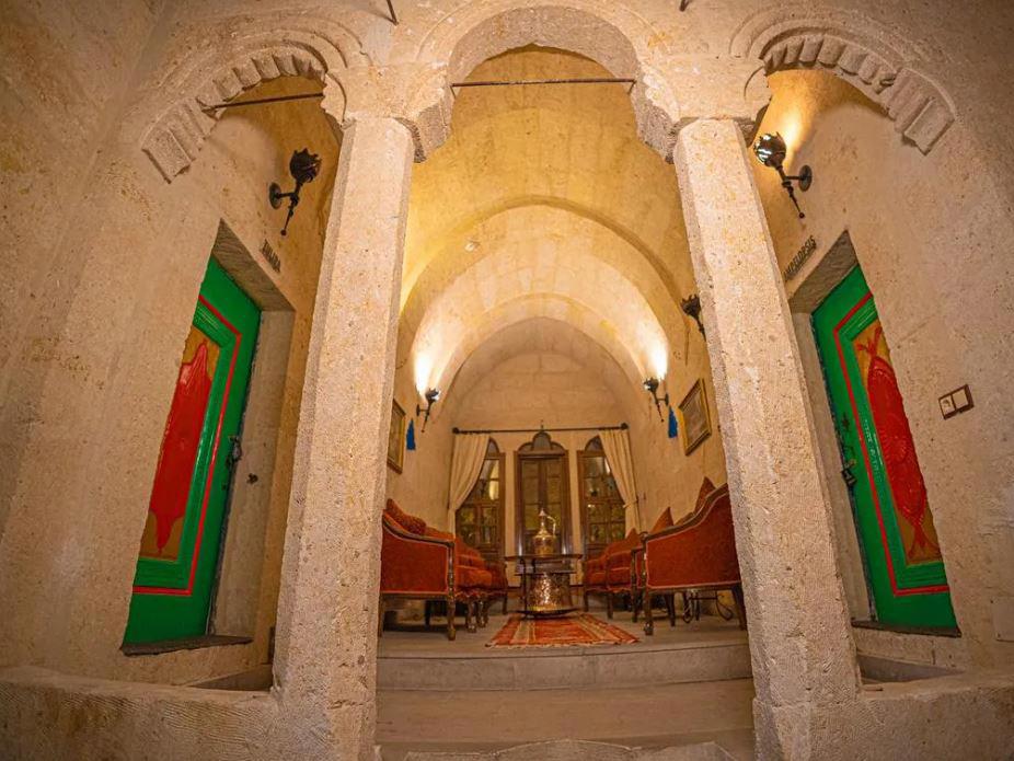 Pietra Cave Suites