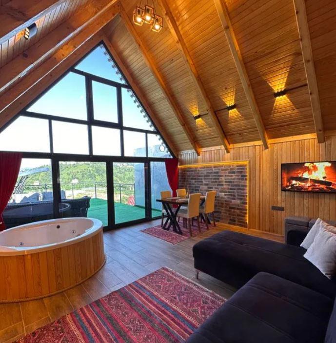 Aurora Suit Bungalov