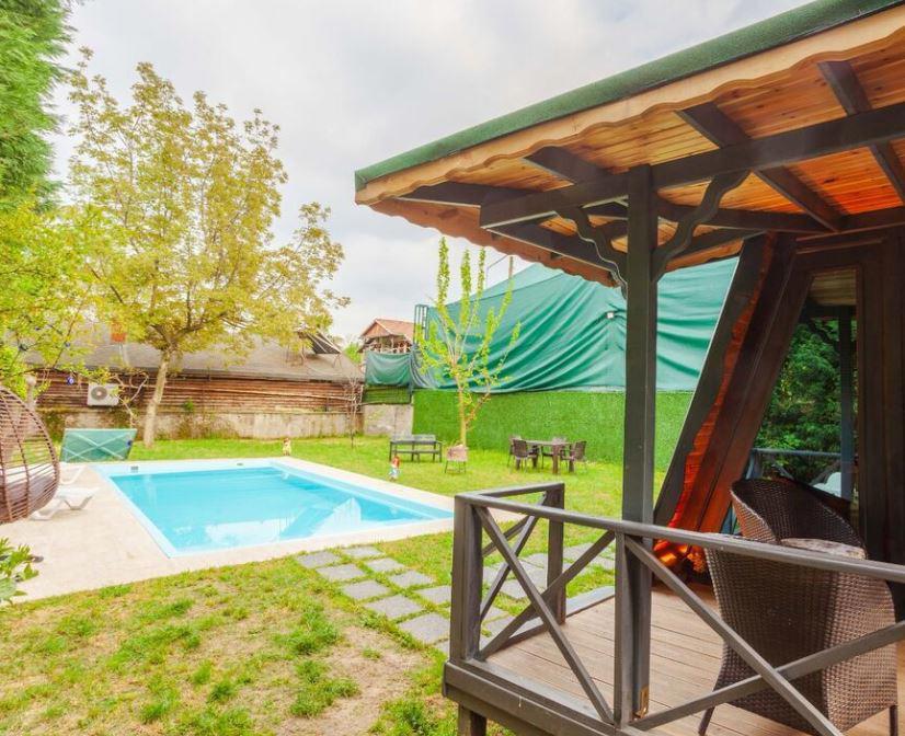 Sapanca Glr Havuzlu Bungalov