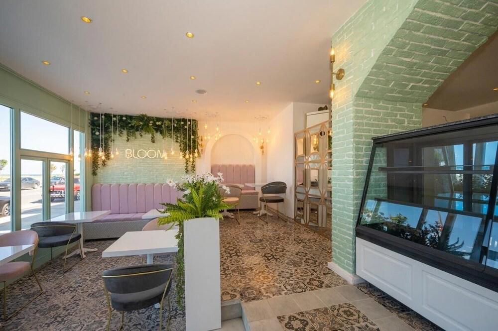 Hazal Otel