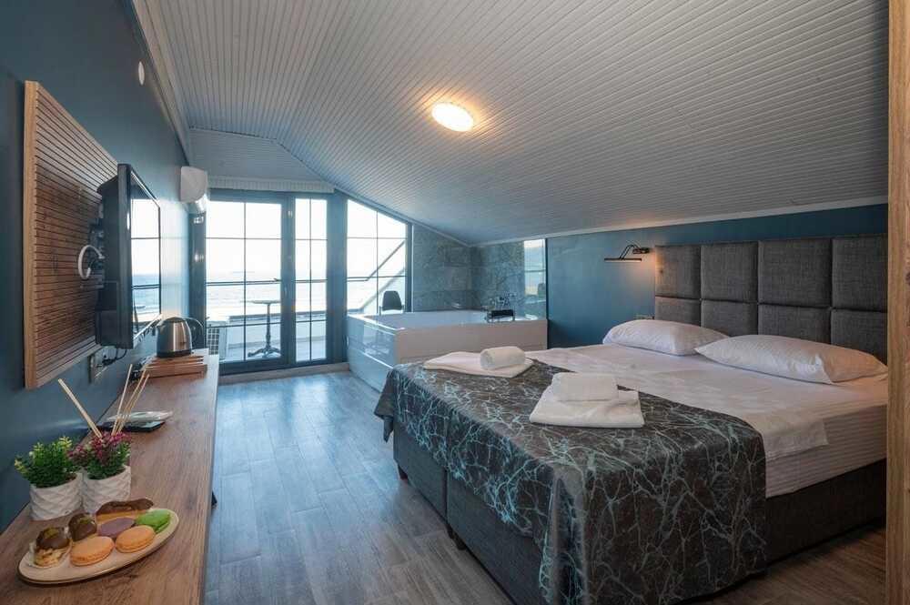 Hazal Otel