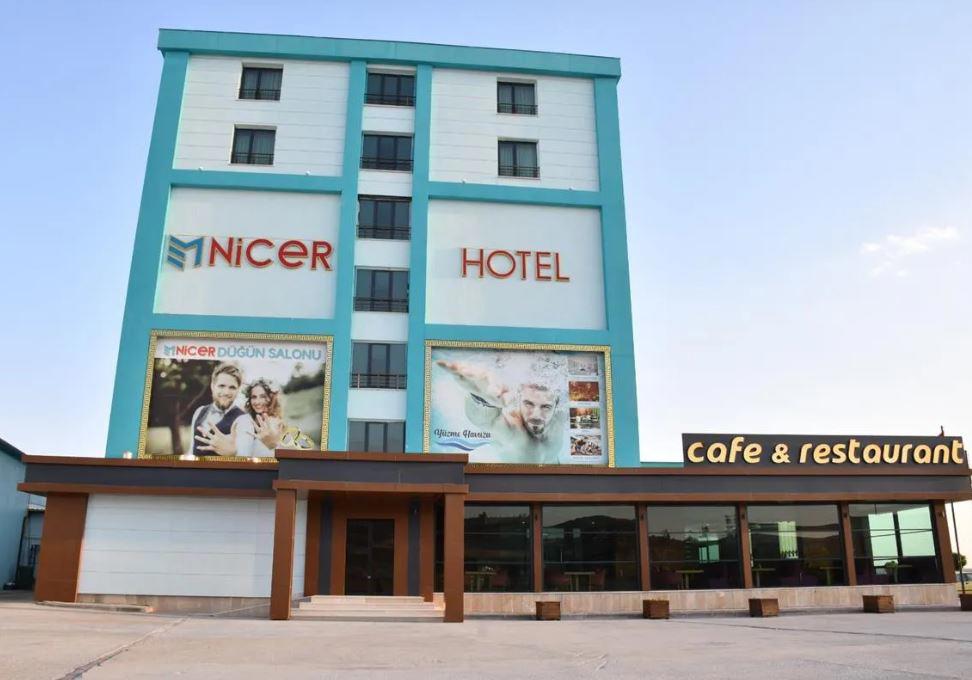 Nicer Hotel