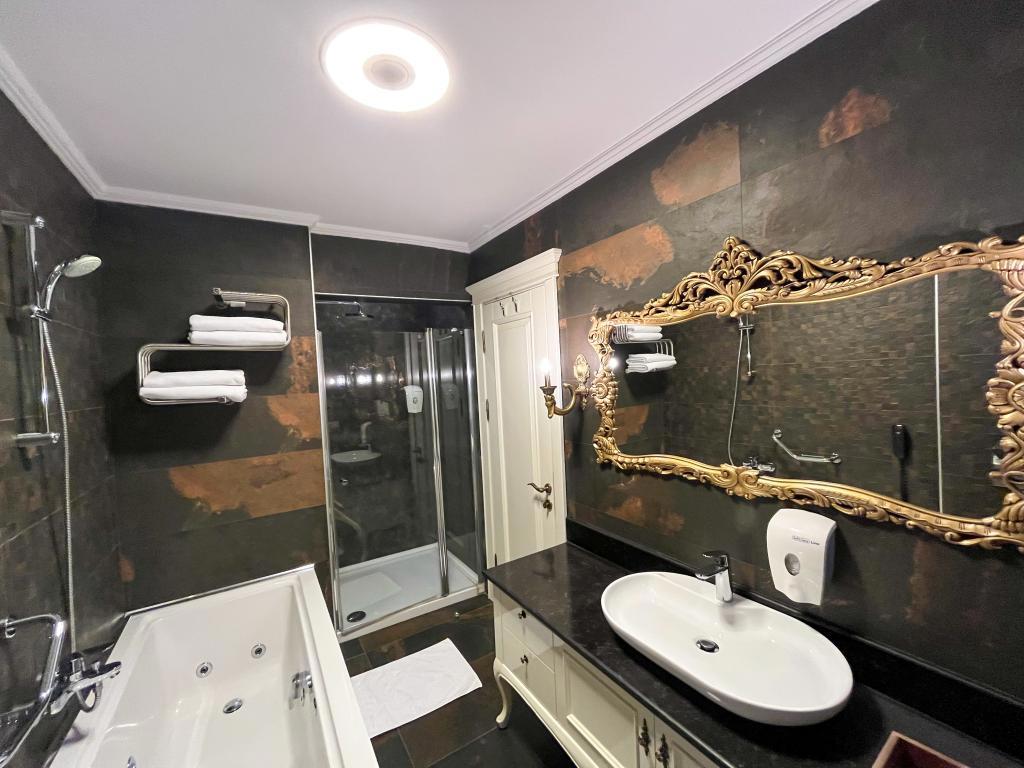 Grand Hitit Hotel