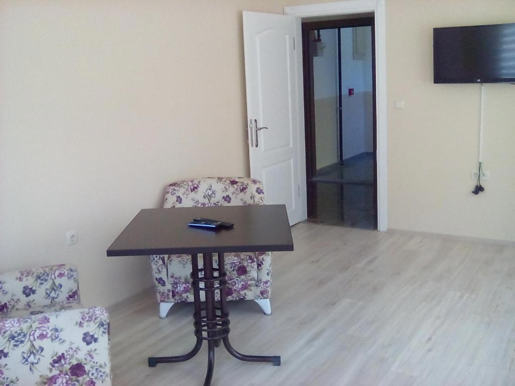 Ozturk Apart