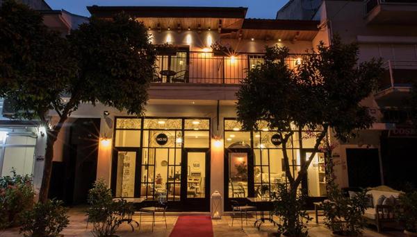 No 10 Hotel
