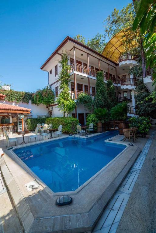 Karyatit Hotel Kaleiçi