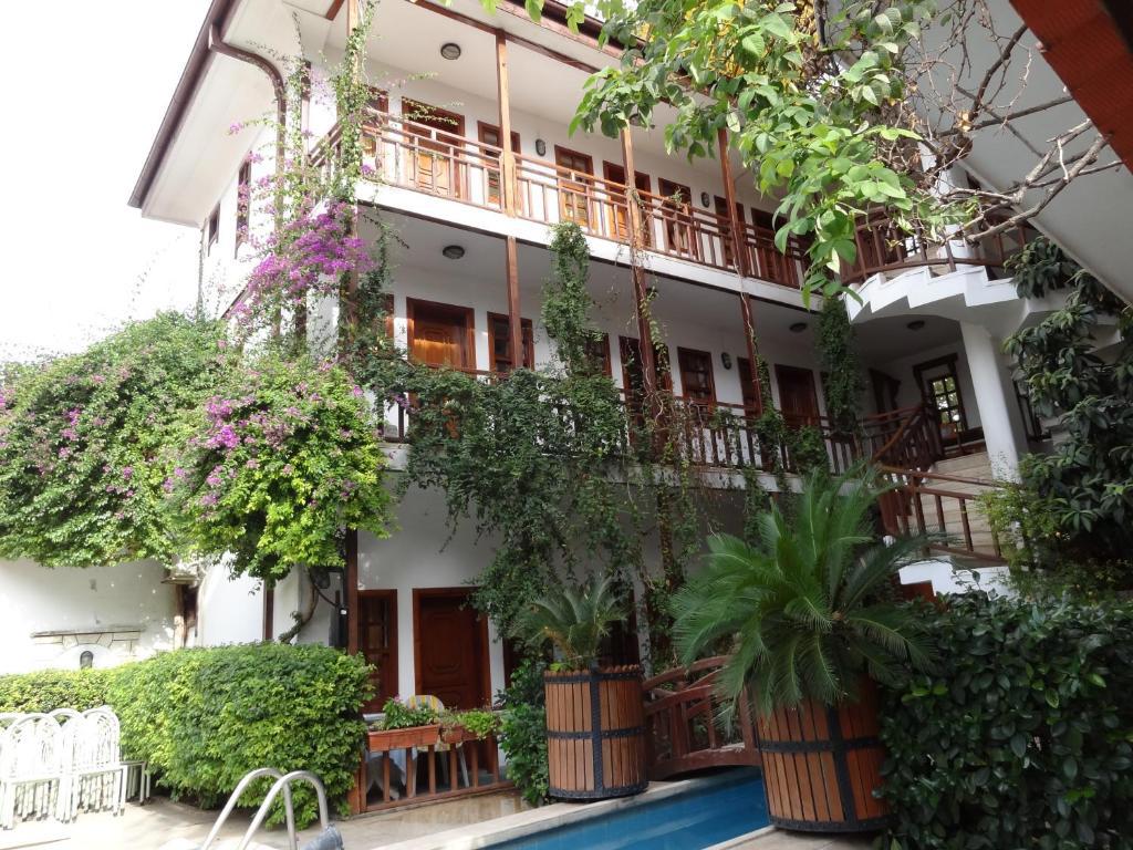 Karyatit Hotel Kaleiçi