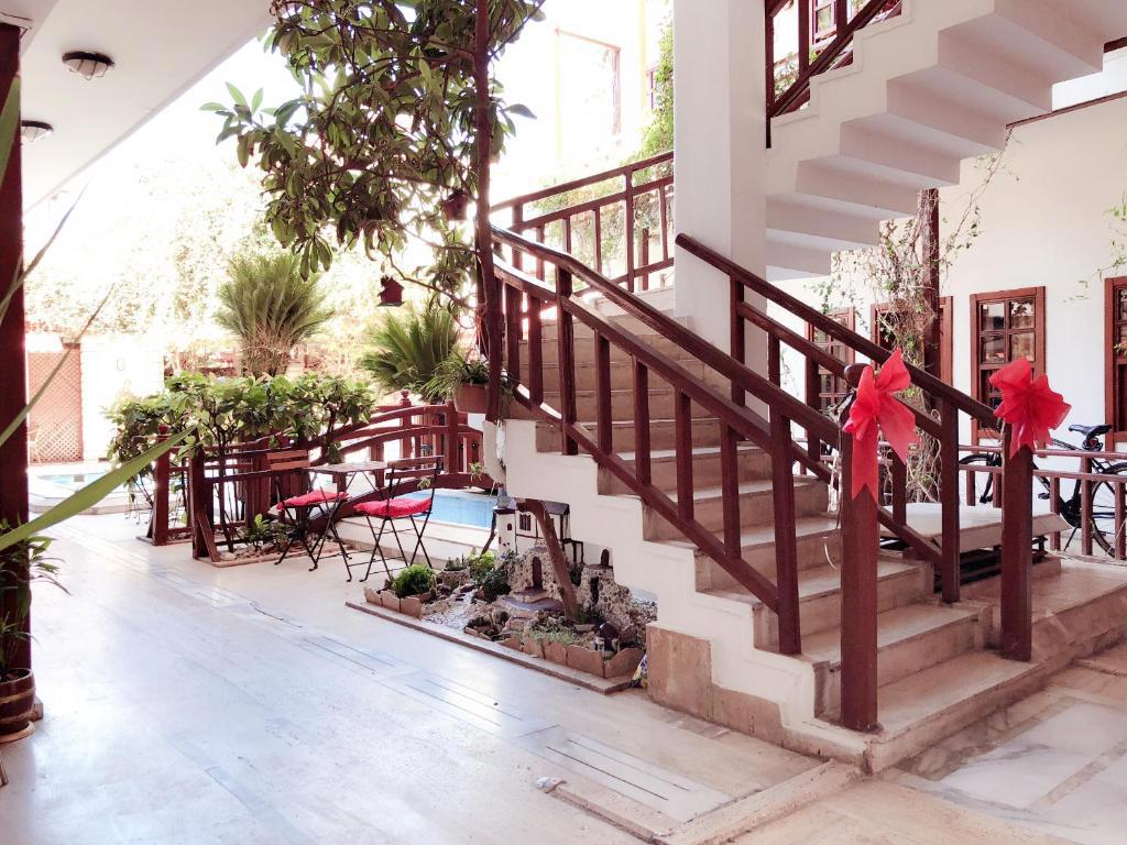 Karyatit Hotel Kaleiçi