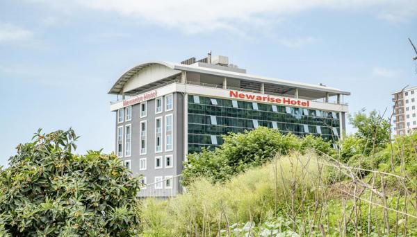 Newarise Hotel