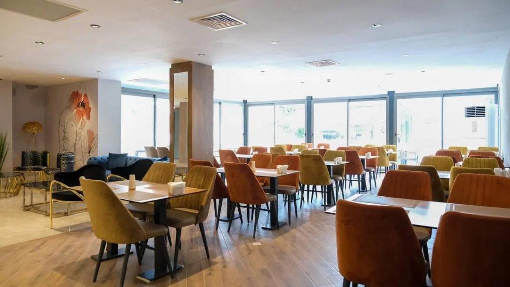 Lara İberis Hotel