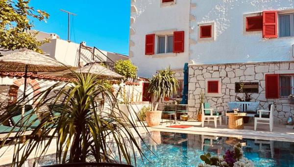 Badem Içi Alaçatı Otel