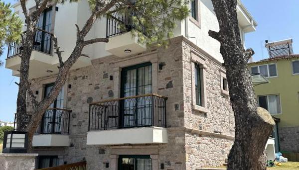 Folia Cunda By Leone