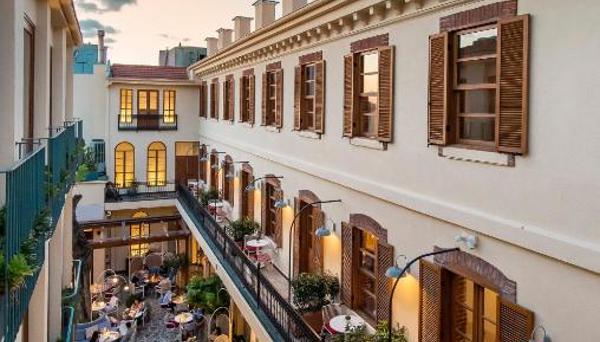 Ecole St. Pierre Hotel