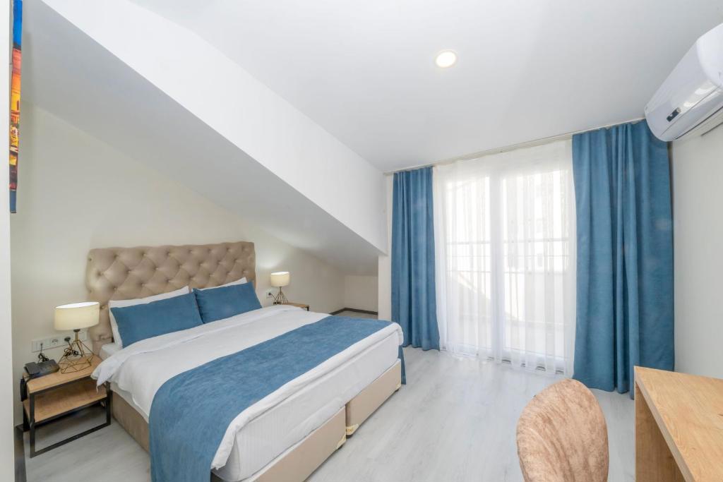 Gloria Airport Hotel