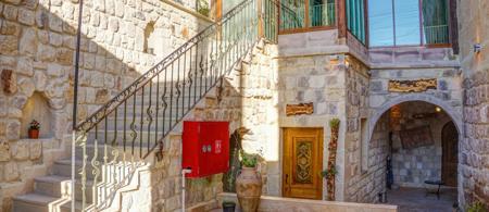 Calypso Cave Suites
