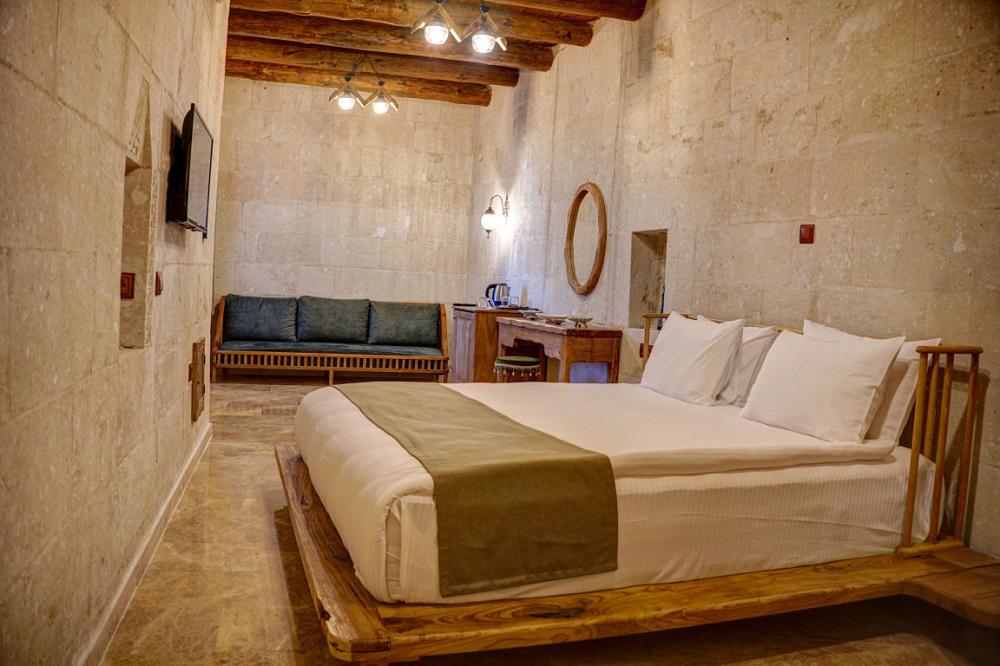 Calypso Cave Suites