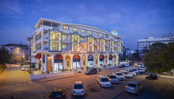 The Sansa Hotel & Spa