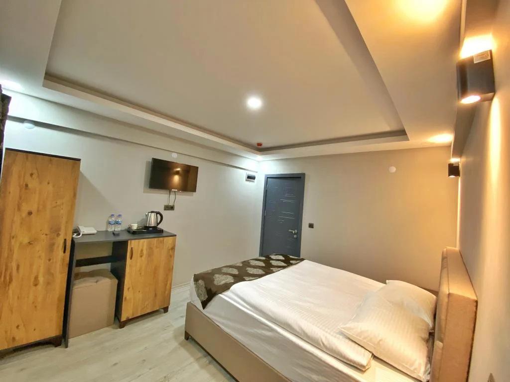 Whitestone Hotel