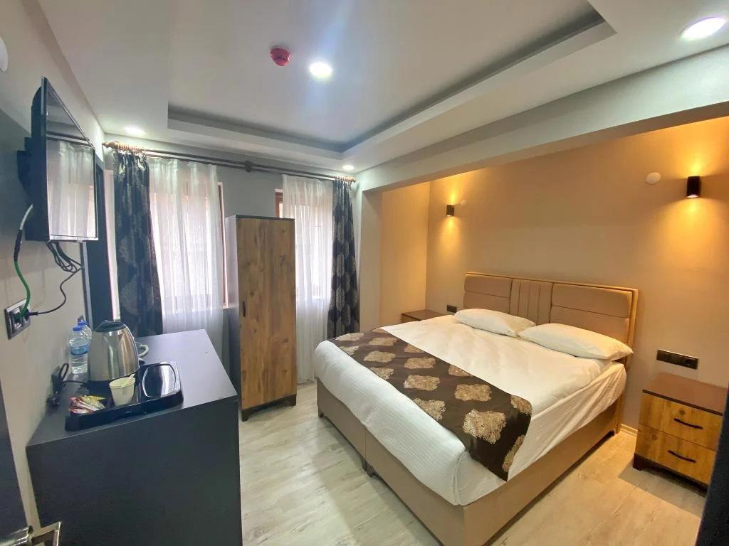 Whitestone Hotel