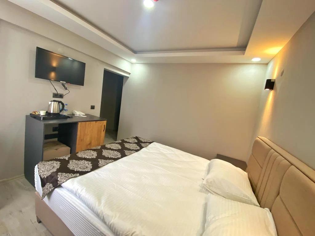 Whitestone Hotel