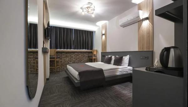 Dewy Hotel
