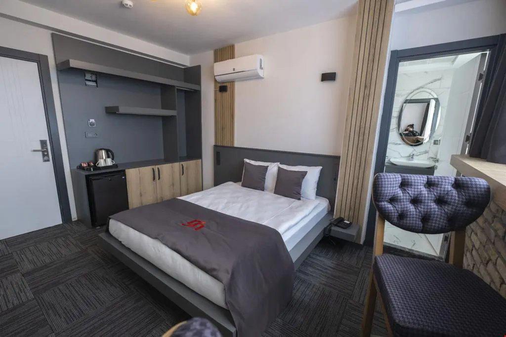 Dewy Hotel
