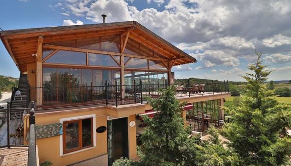 Dessera Vineyards Hotel