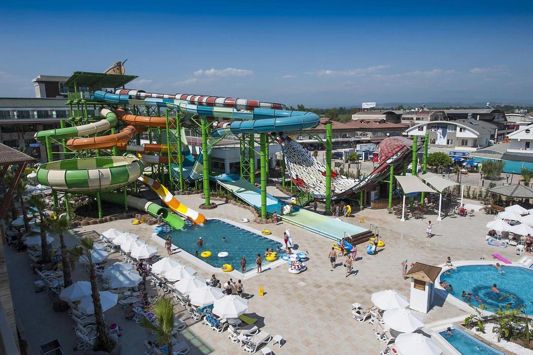 Crystal Waterworld Park Resort & Spa
