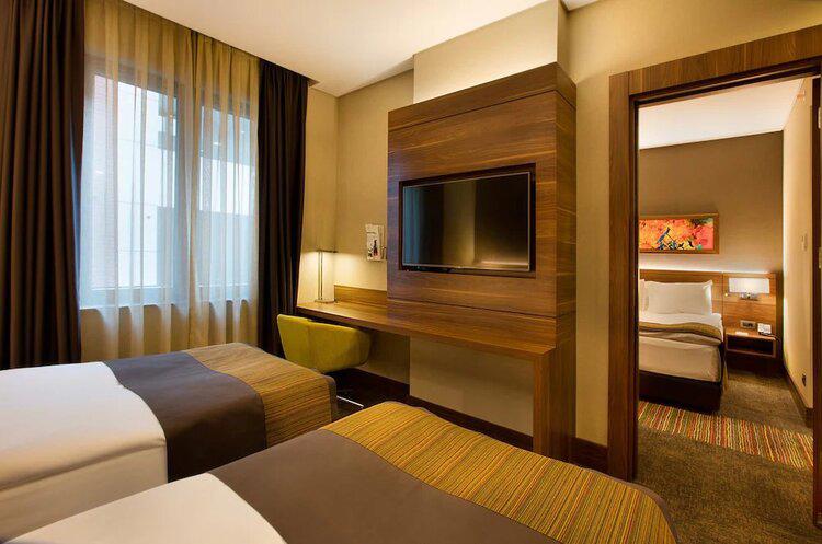 Holiday Inn İstanbul Kadıköy