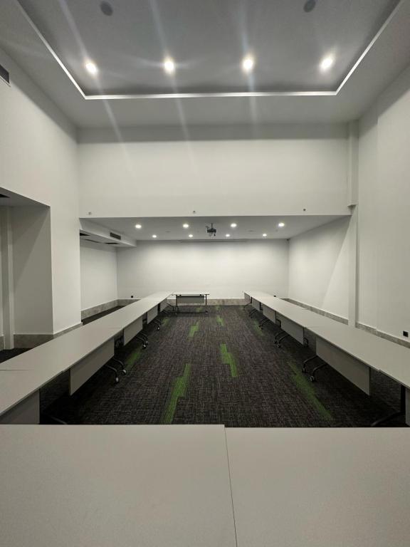 V Center Hotel