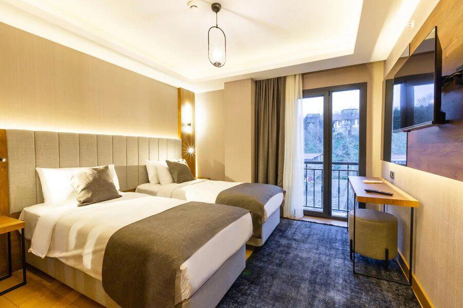 Nehir Otel
