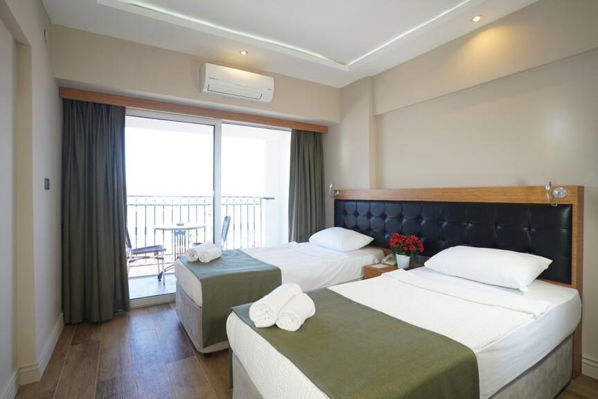 Aurasia Sea Side Hotel