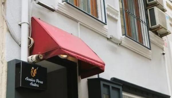 Senior Pera Suites
