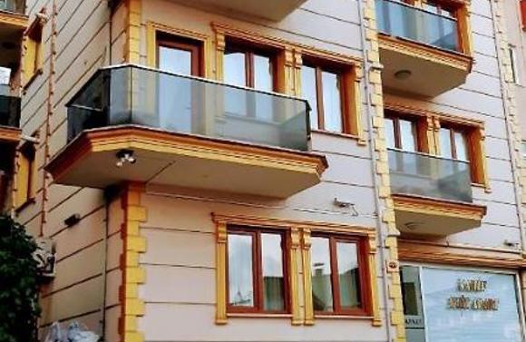 Nahif Suit Apart