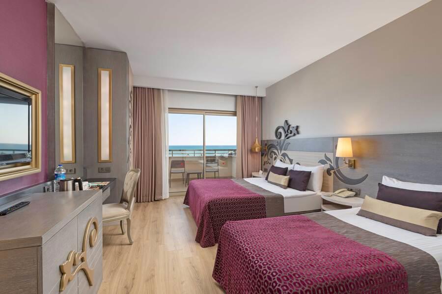 Kirman Belazur Resort & Spa