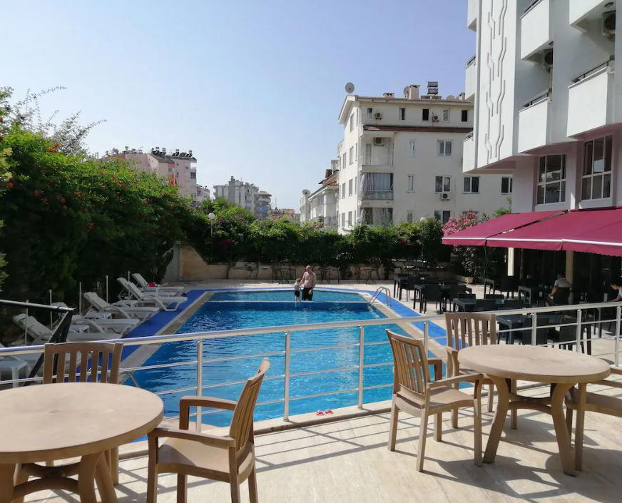 Lara Eyfel Hotel